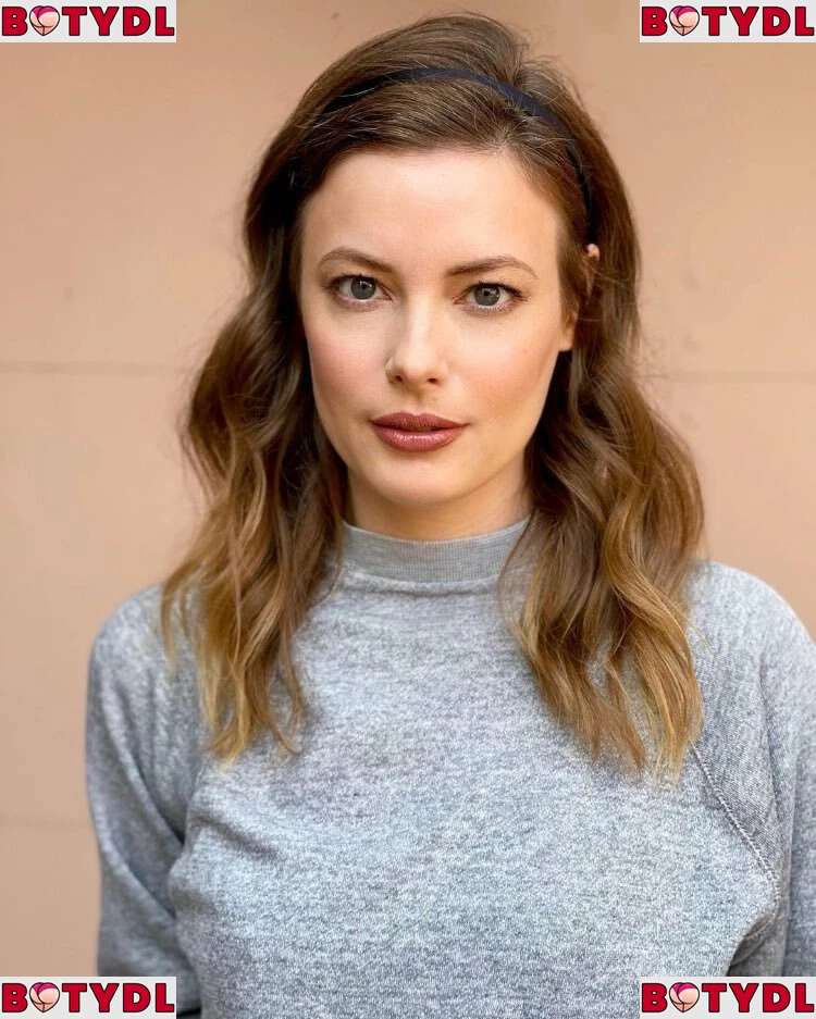 Gillian Jacobs Onlyfans Photo Gallery 