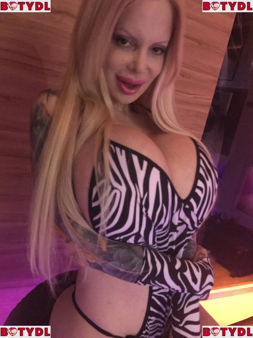 Sabrina Sabrok Onlyfans Photo Gallery 