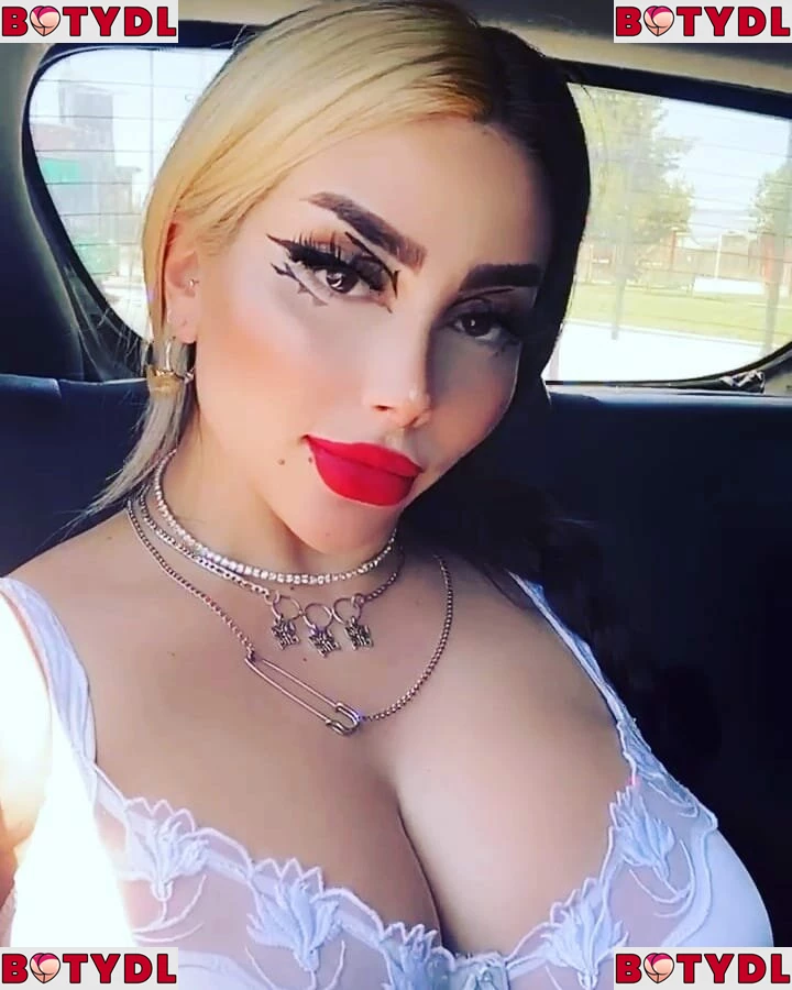 Vai Monroe Onlyfans Photo Gallery 