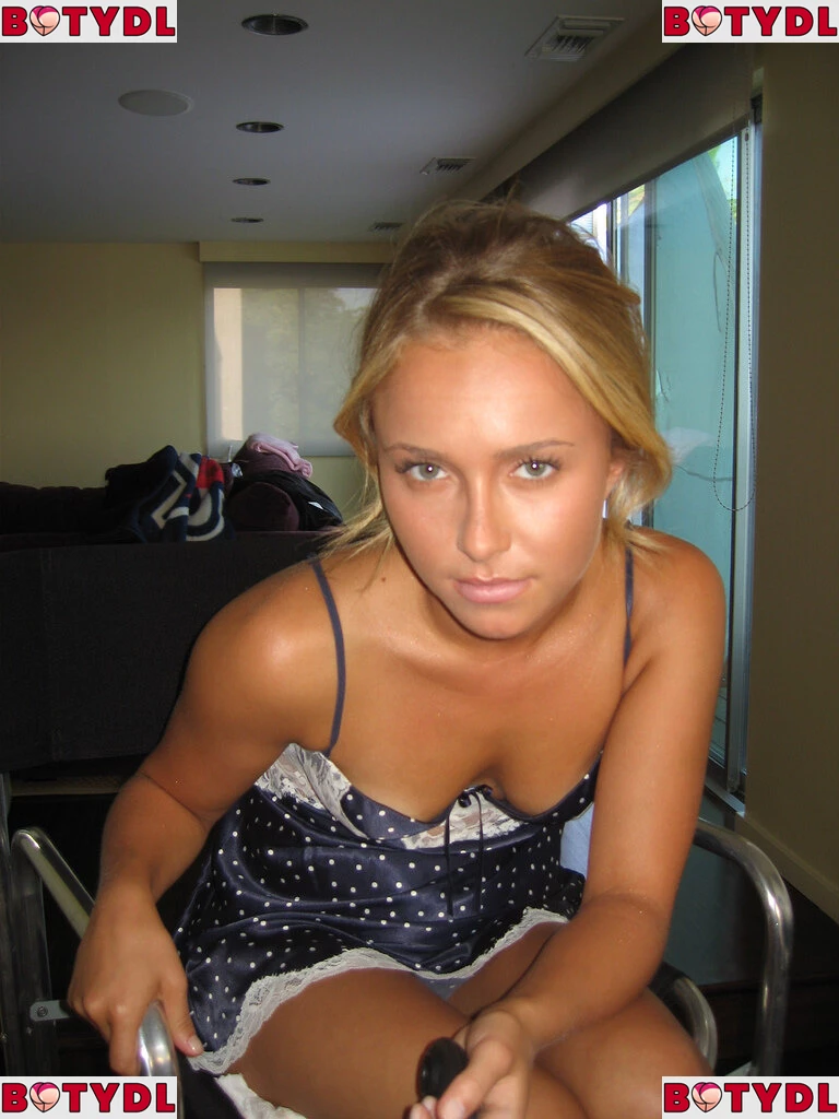 Hayden Panettiere Onlyfans Photo Gallery 