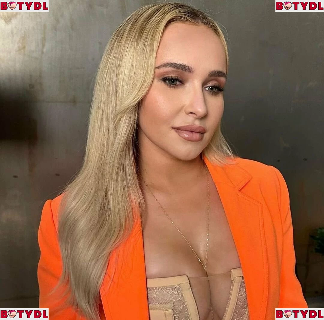 Hayden Panettiere Onlyfans Photo Gallery 