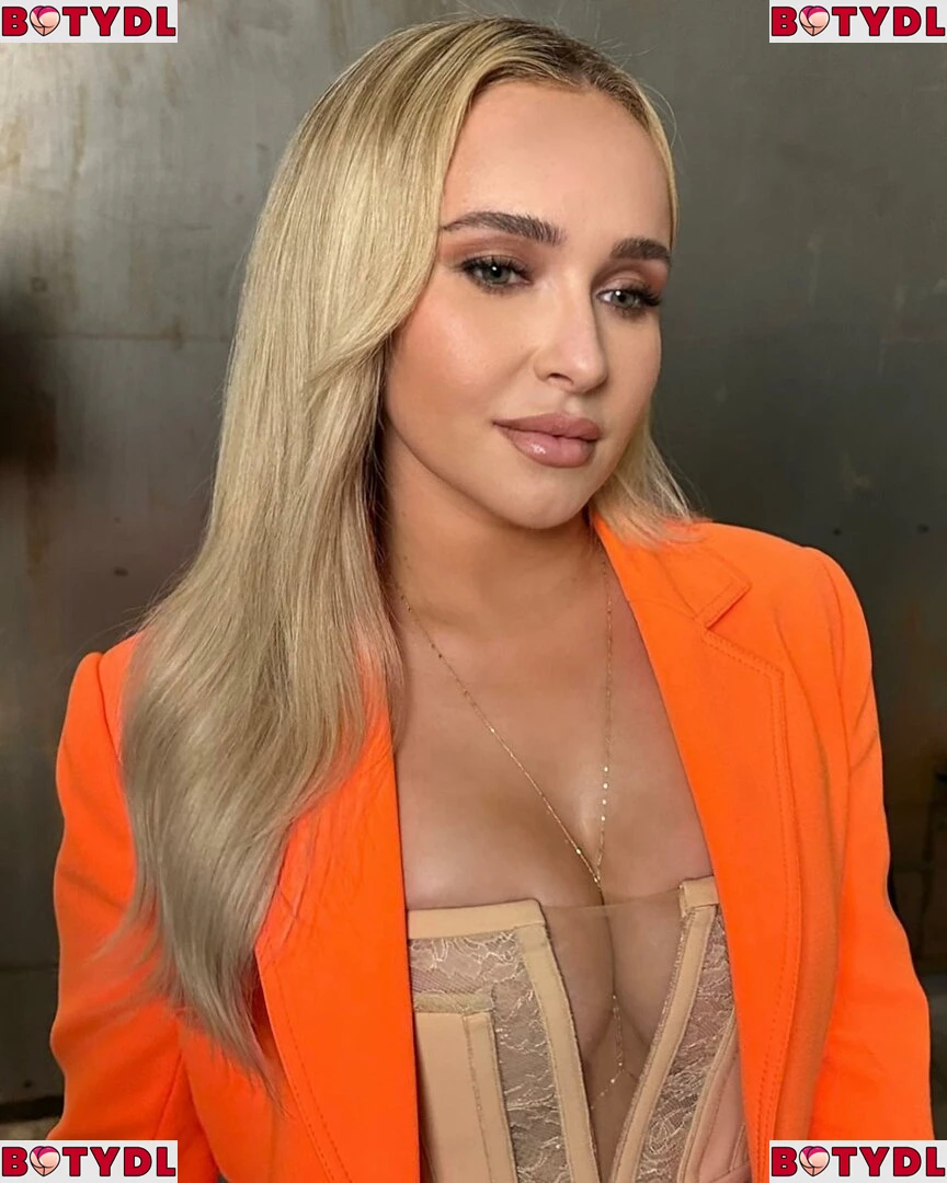 Hayden Panettiere Onlyfans Photo Gallery 