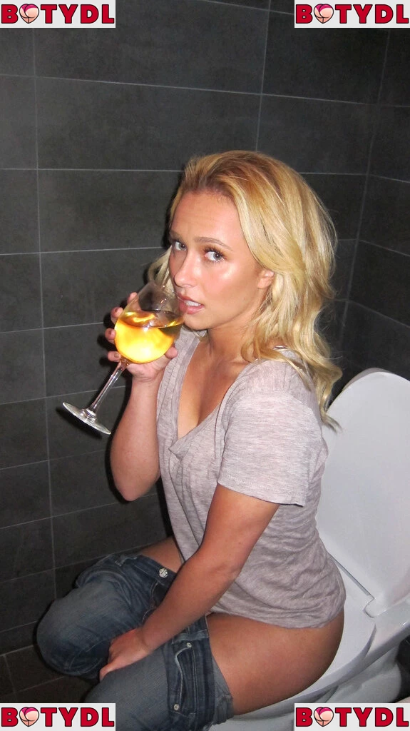 Hayden Panettiere Onlyfans Photo Gallery 