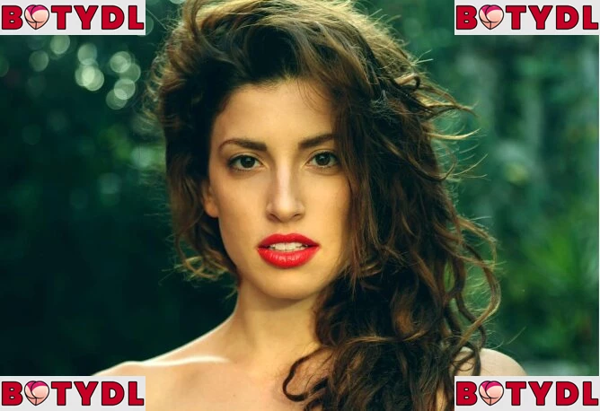 Tania Raymonde Onlyfans Photo Gallery 