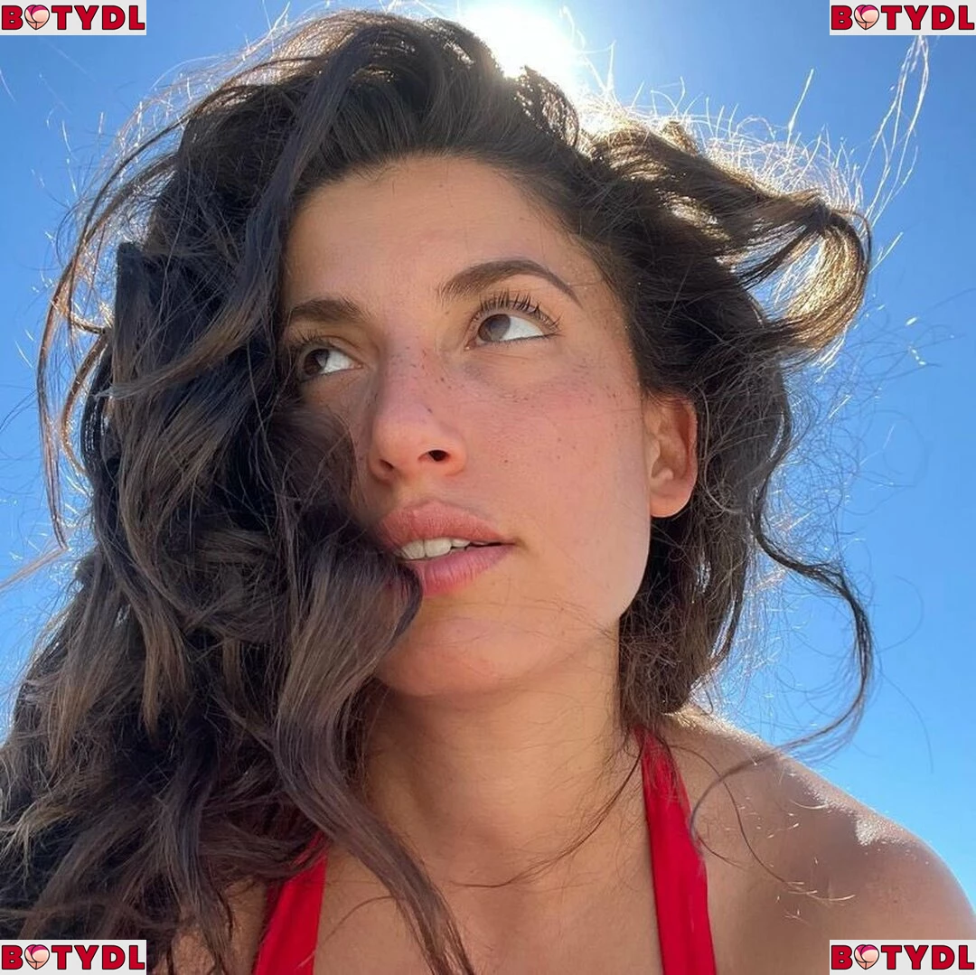 Tania Raymonde Onlyfans Photo Gallery 