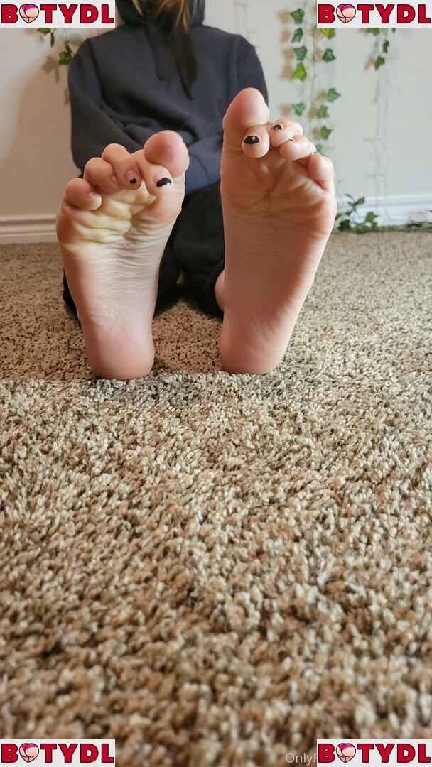 YamSoles Onlyfans Photo Gallery 