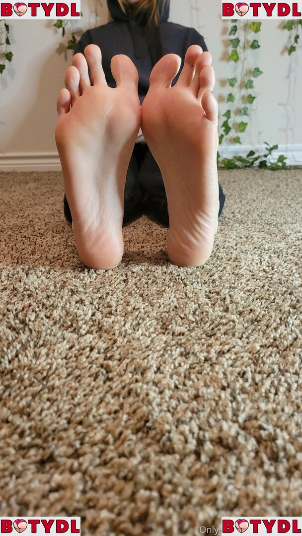 YamSoles Onlyfans Photo Gallery 