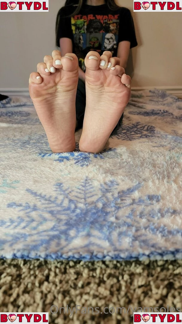 YamSoles Onlyfans Photo Gallery 