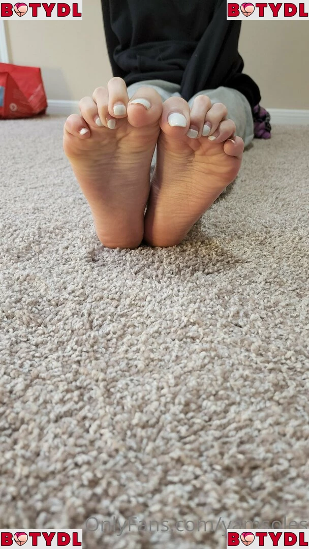 YamSoles Onlyfans Photo Gallery 