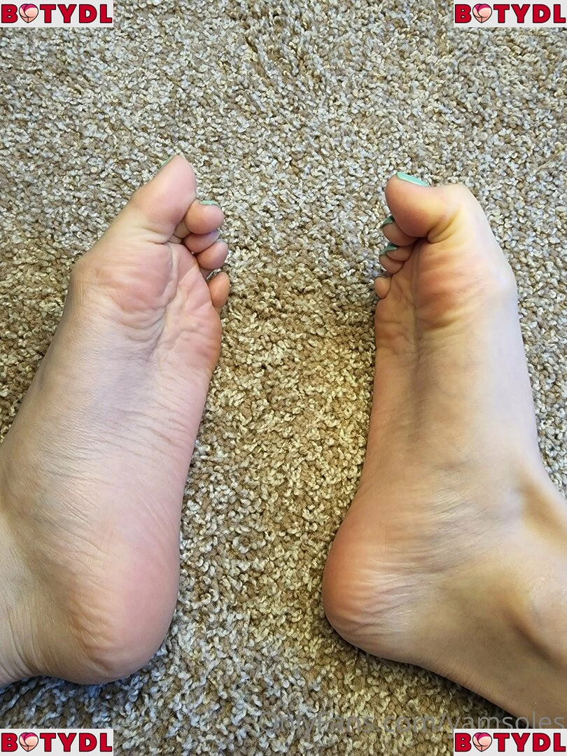 YamSoles Onlyfans Photo Gallery 