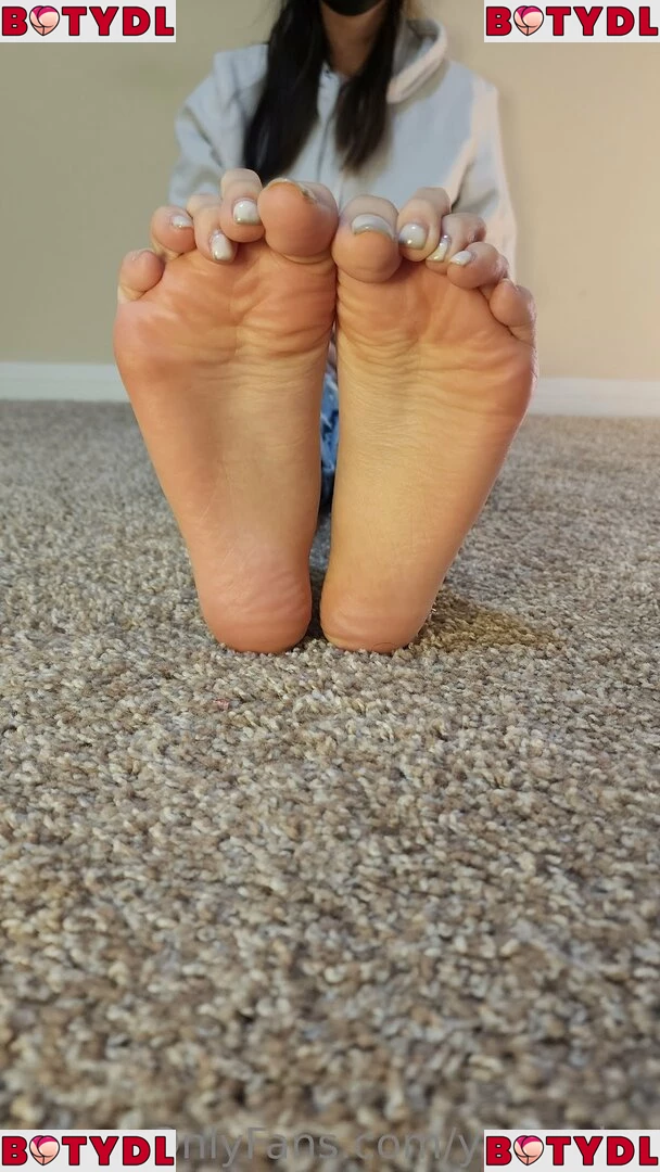 YamSoles Onlyfans Photo Gallery 