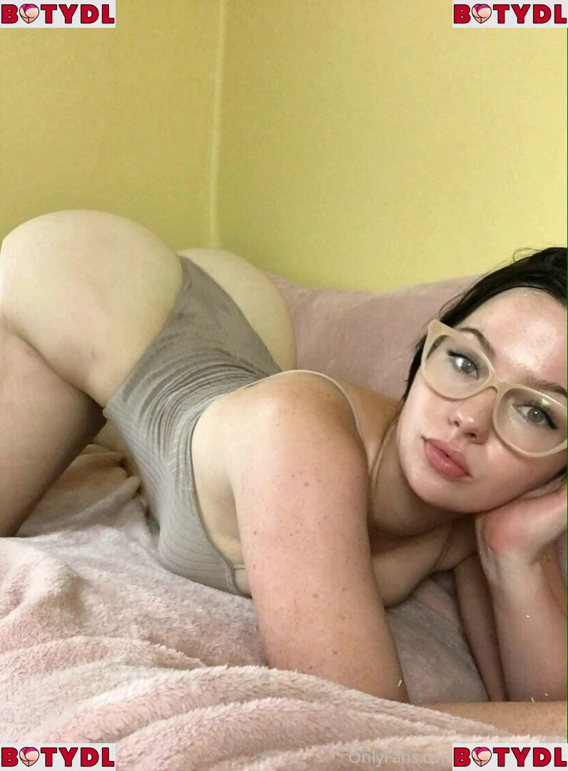 Isabellaxrated Onlyfans Photo Gallery 