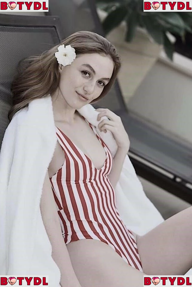 Madison Lintz Onlyfans Photo Gallery 