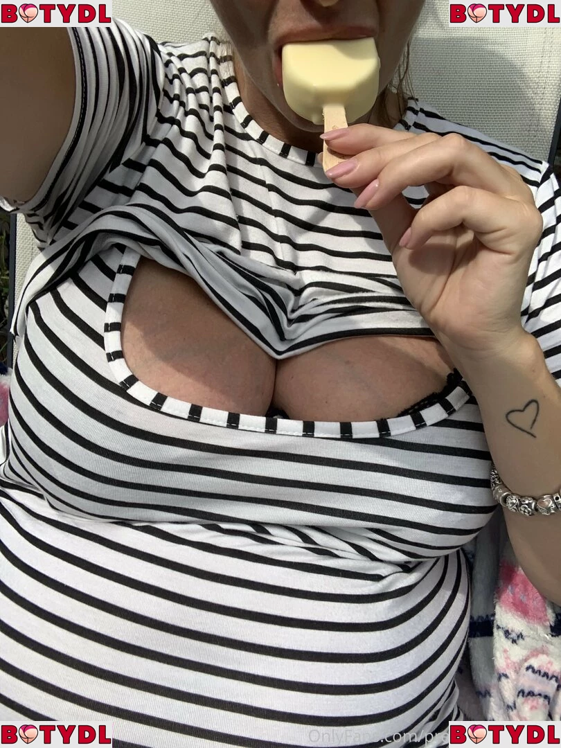 prettypregnant35 Onlyfans Photo Gallery 