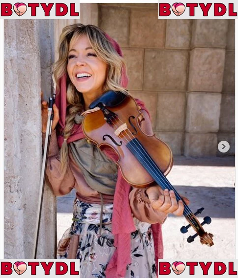 Lindsey Stirling Onlyfans Photo Gallery 