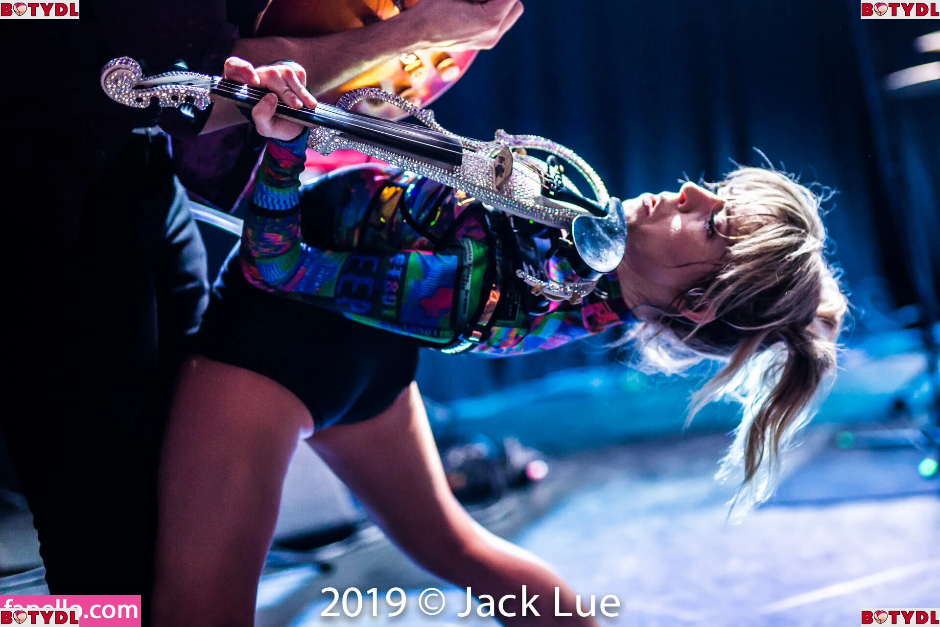 Lindsey Stirling Onlyfans Photo Gallery 