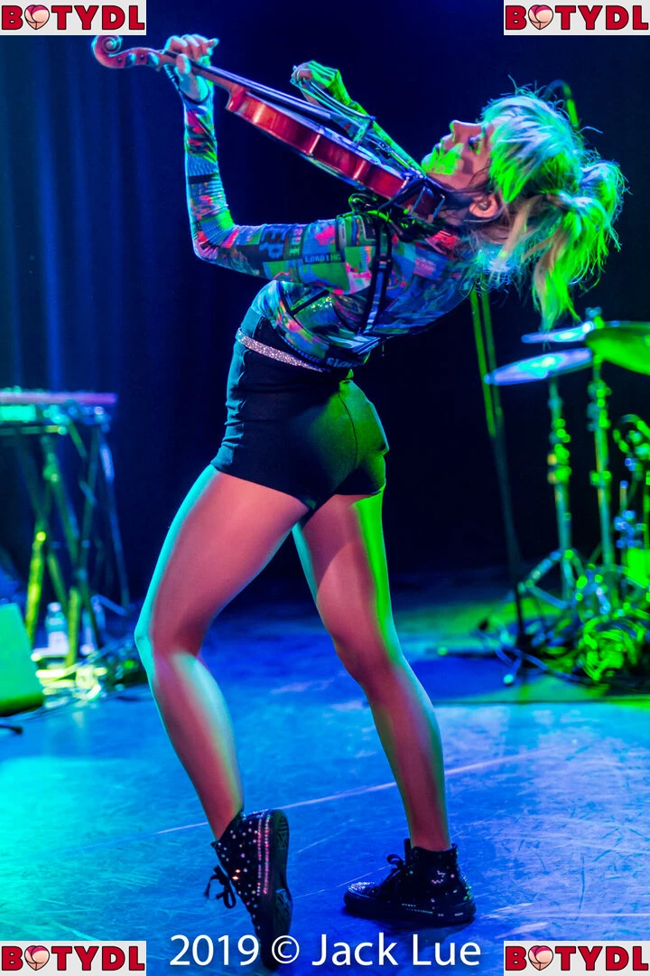 Lindsey Stirling Onlyfans Photo Gallery 