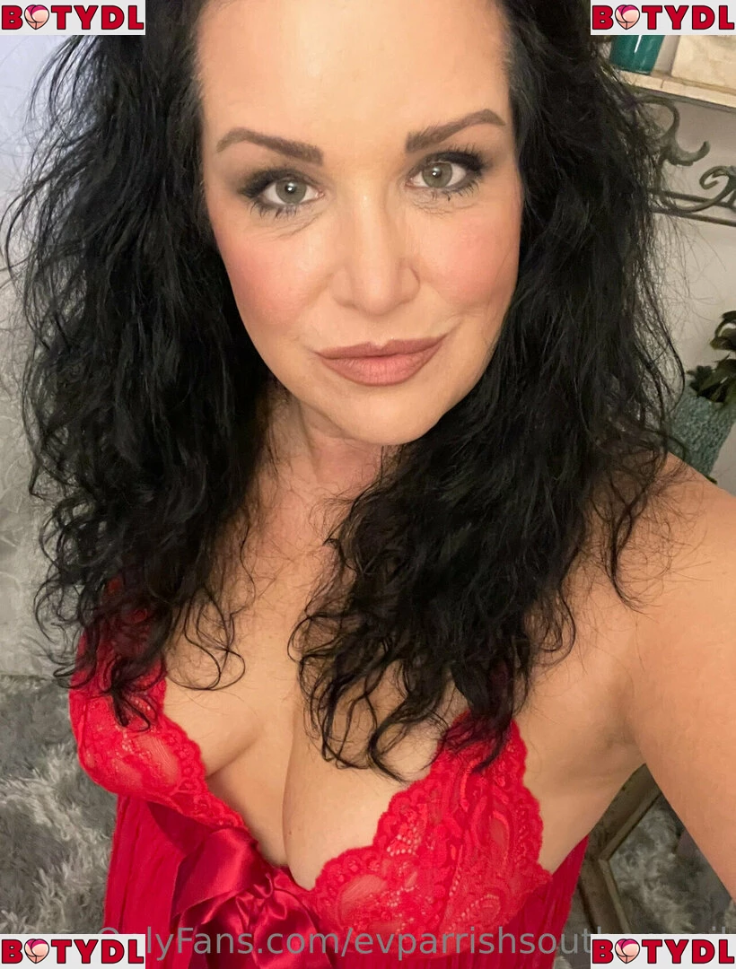 evparrishsouthernmil Onlyfans Photo Gallery 