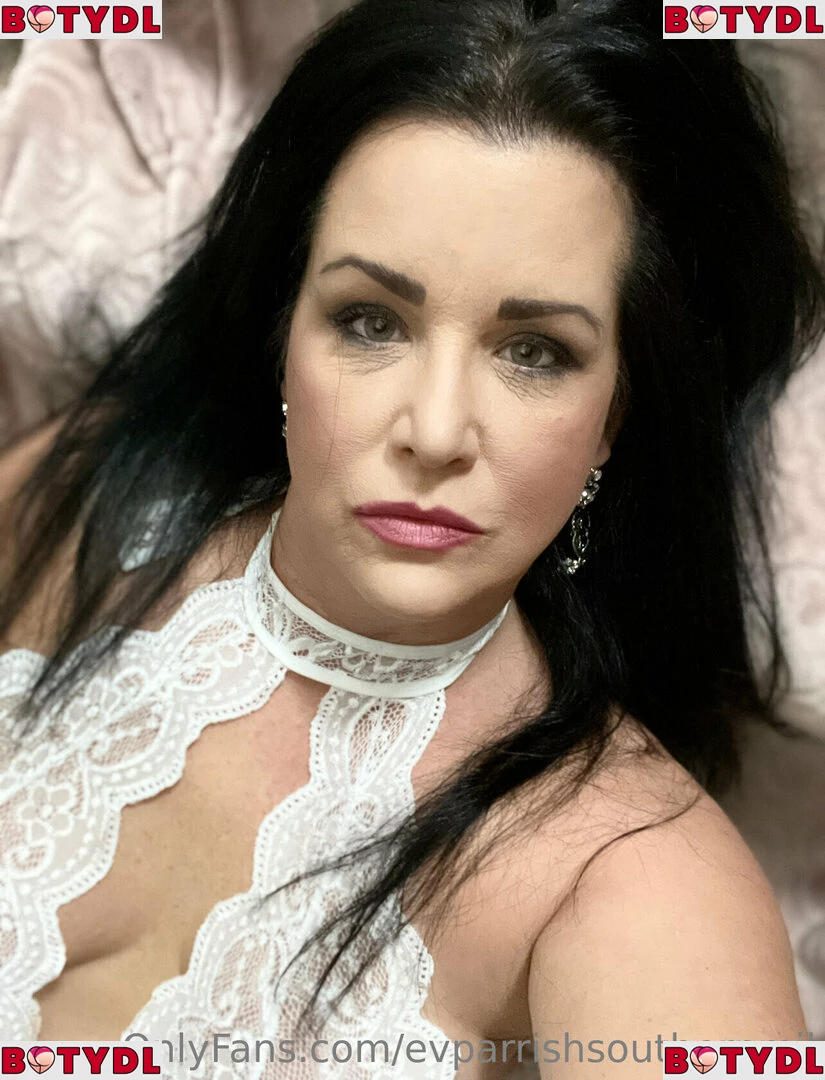 evparrishsouthernmil Onlyfans Photo Gallery 