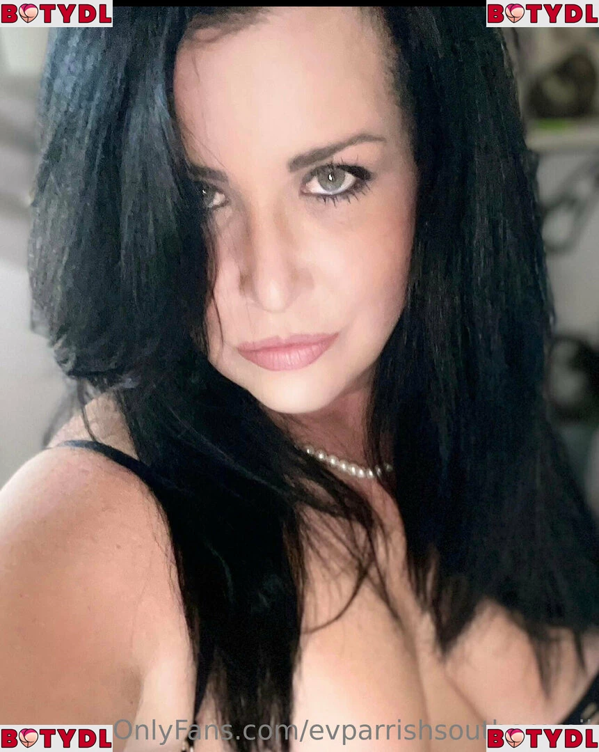 evparrishsouthernmil Onlyfans Photo Gallery 