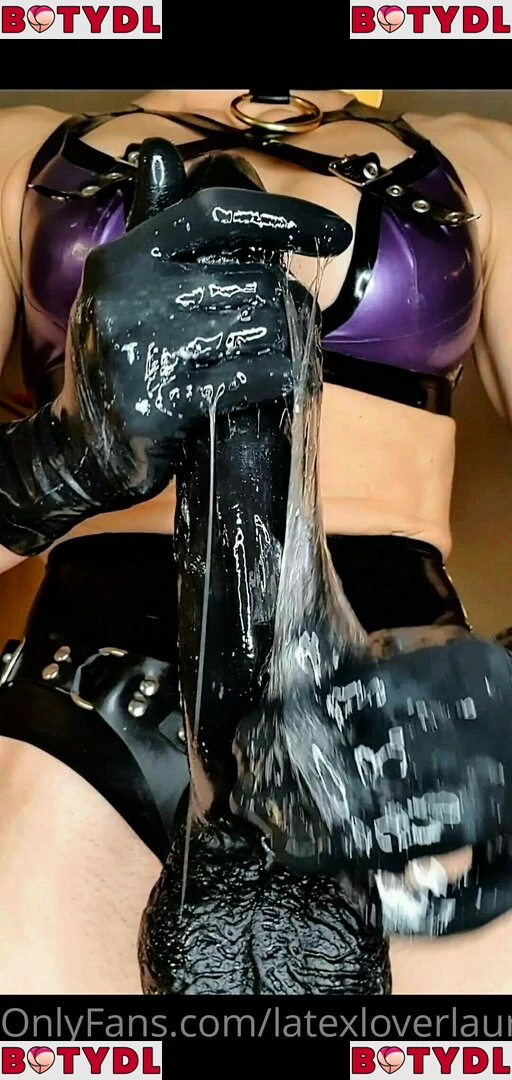 latexloverlaura2 Onlyfans Photo Gallery 