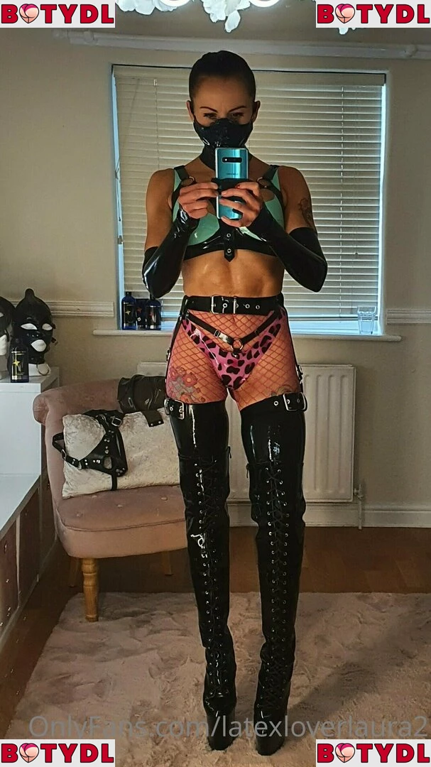 latexloverlaura2 Onlyfans Photo Gallery 