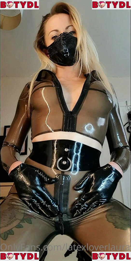 latexloverlaura2 Onlyfans Photo Gallery 