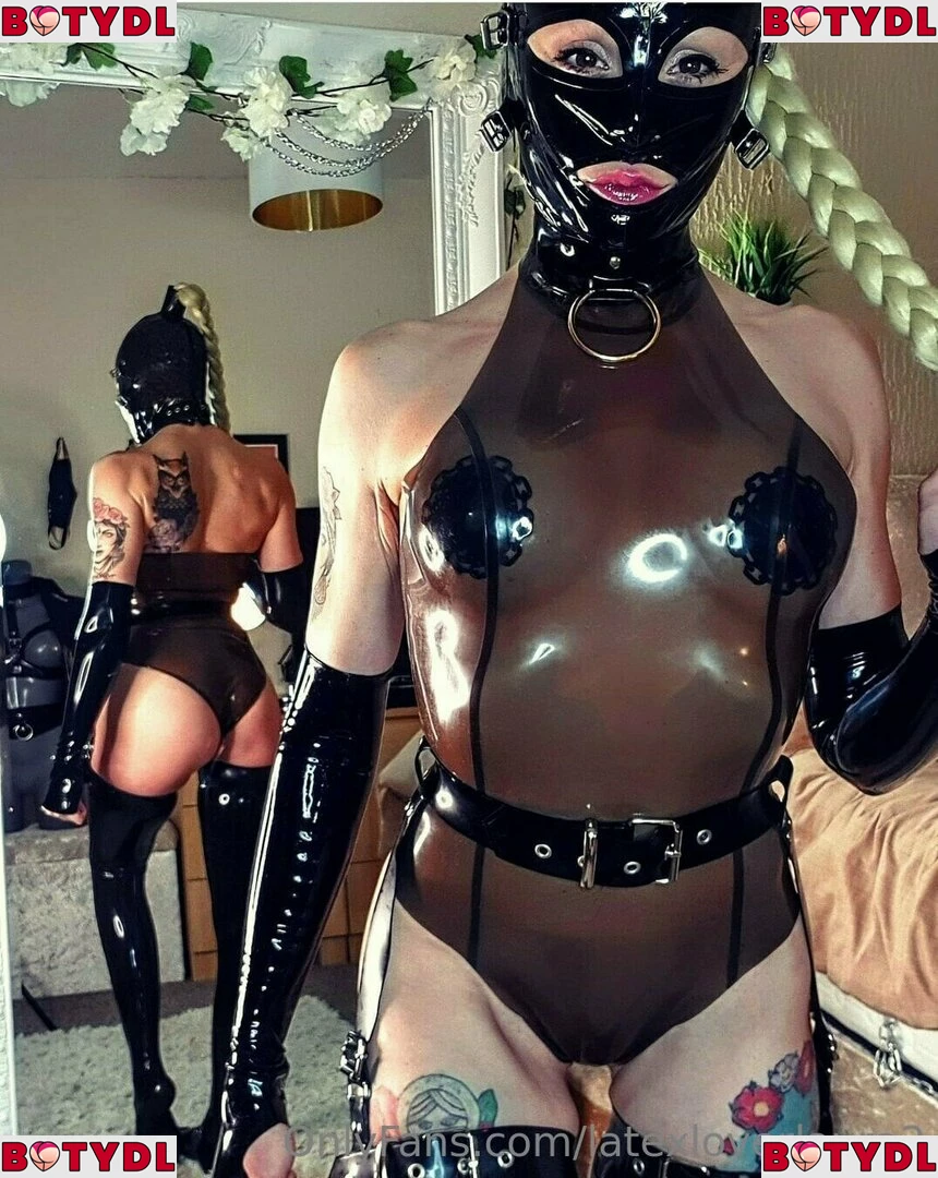 latexloverlaura2 Onlyfans Photo Gallery 