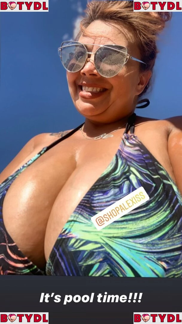 SueAnn Onlyfans Photo Gallery 