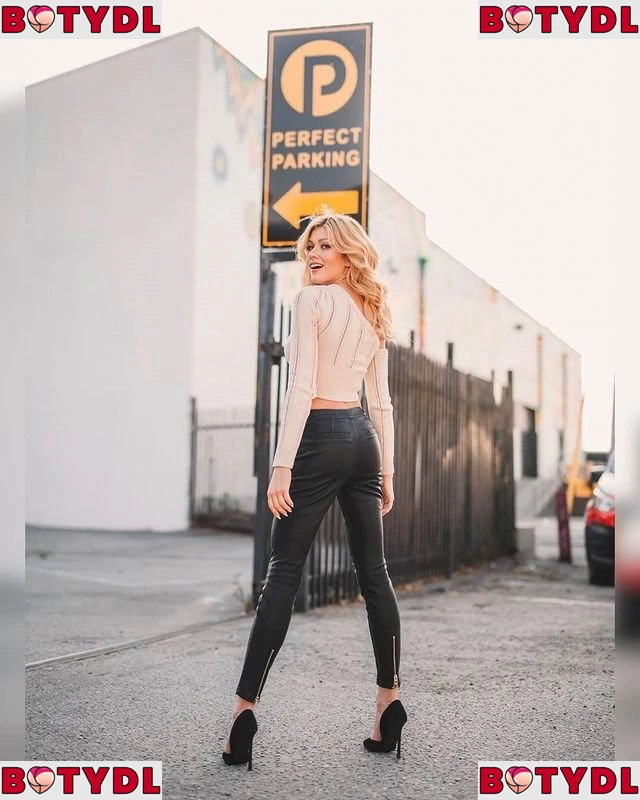 Katherine McNamara Onlyfans Photo Gallery 