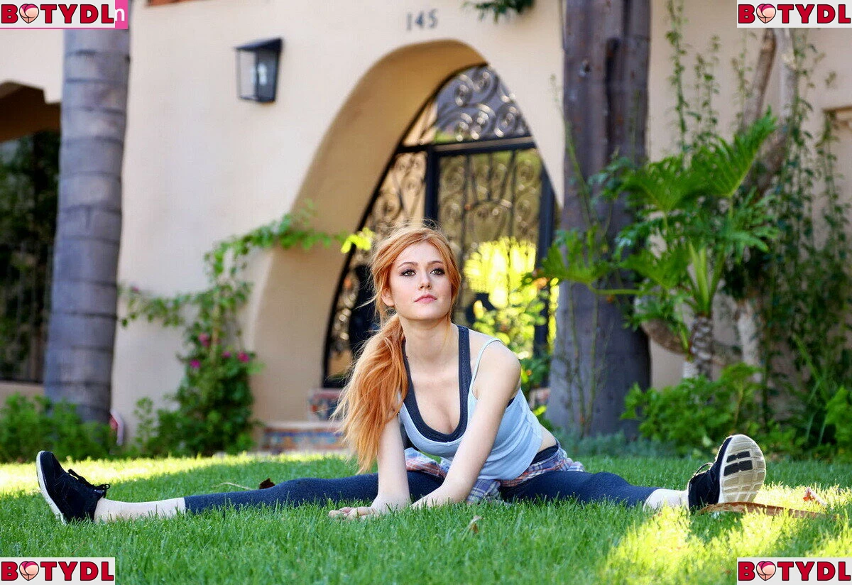 Katherine McNamara Onlyfans Photo Gallery 