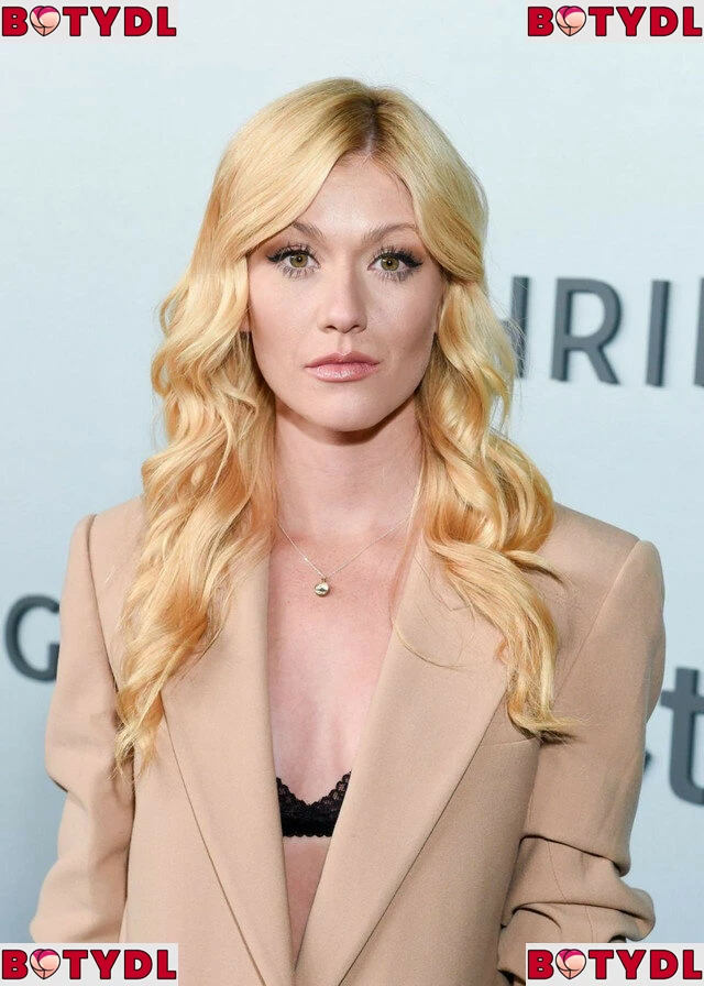 Katherine McNamara Onlyfans Photo Gallery 