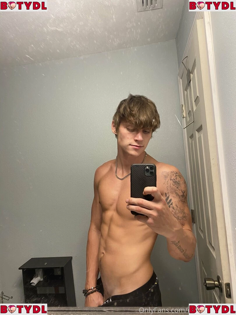 hungodeyfree Onlyfans Photo Gallery 