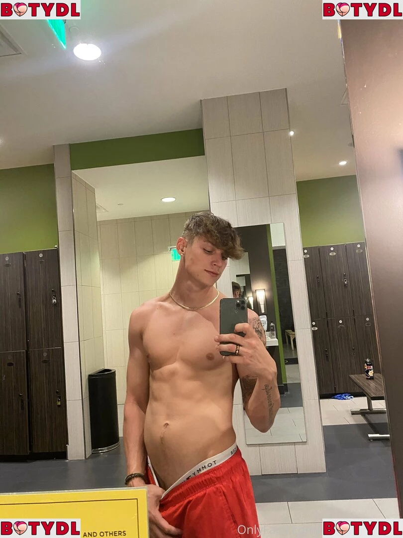 hungodeyfree Onlyfans Photo Gallery 