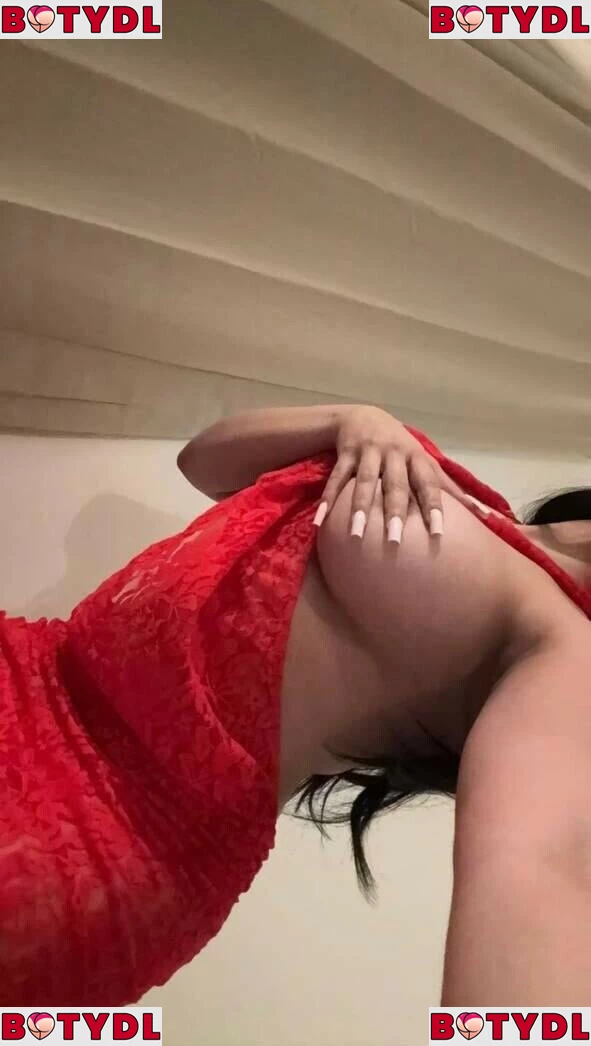 Evelyn Ortiz Onlyfans Photo Gallery 