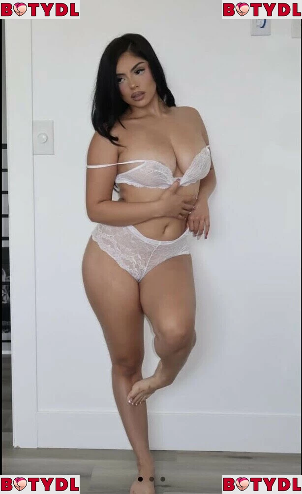 Evelyn Ortiz Onlyfans Photo Gallery 