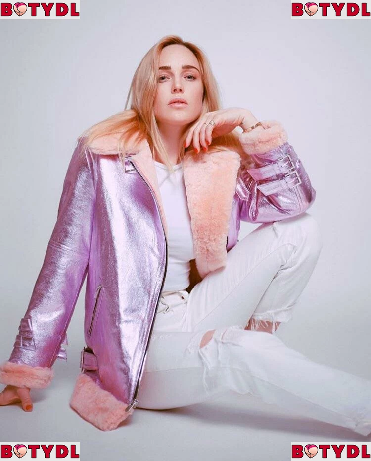 Caity Lotz Onlyfans Photo Gallery 