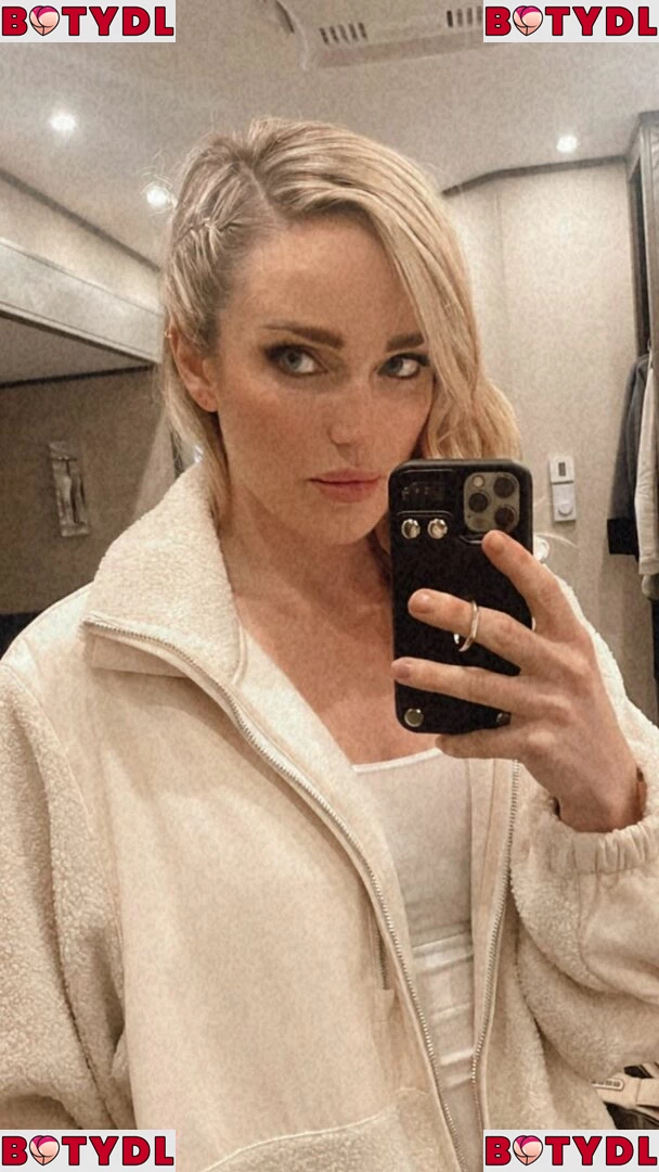 Caity Lotz Onlyfans Photo Gallery 