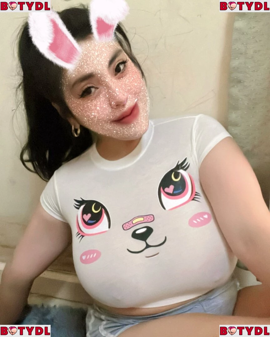 Aungsumalyn Onlyfans Photo Gallery 