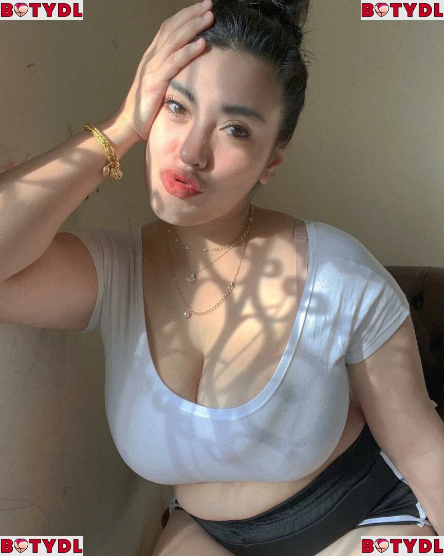 Aungsumalyn Onlyfans Photo Gallery 