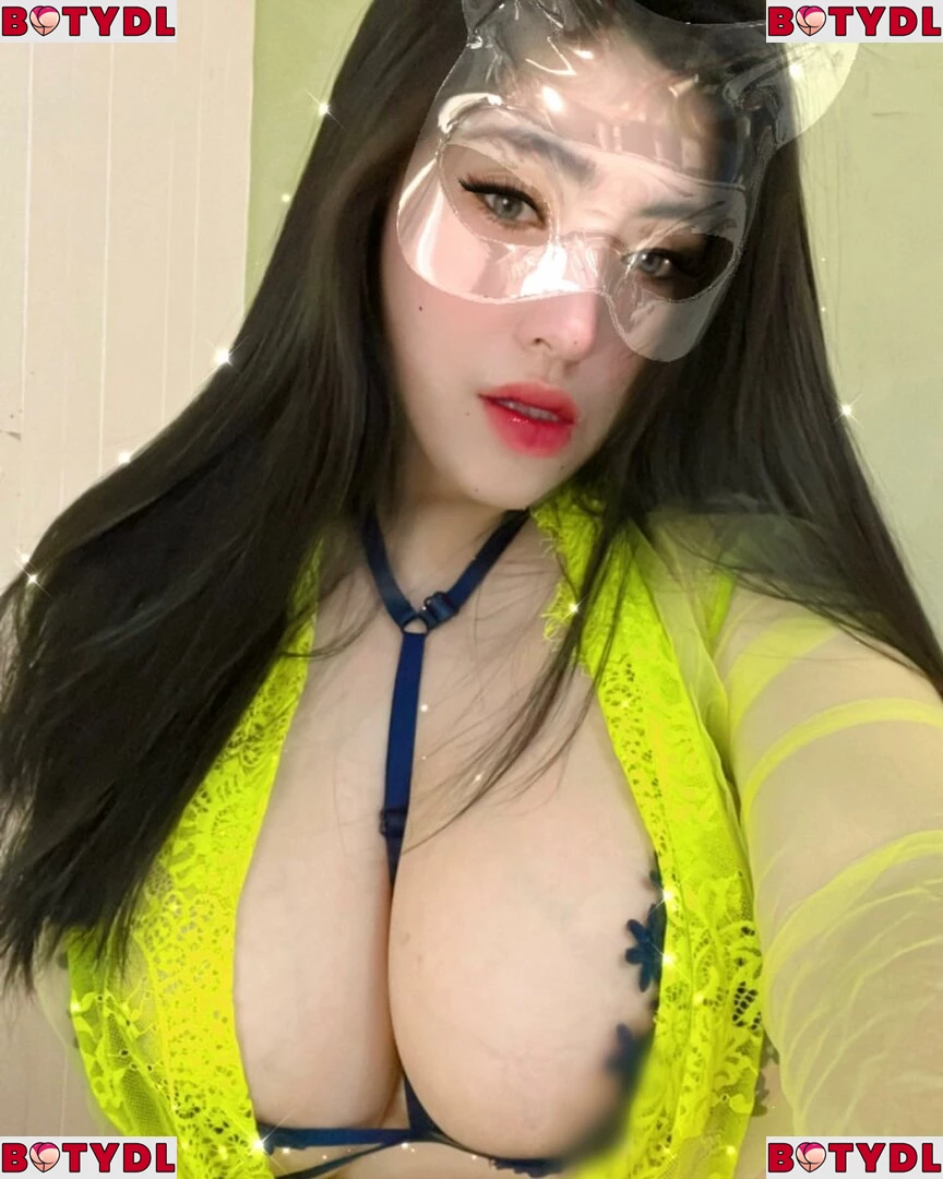 Aungsumalyn Onlyfans Photo Gallery 