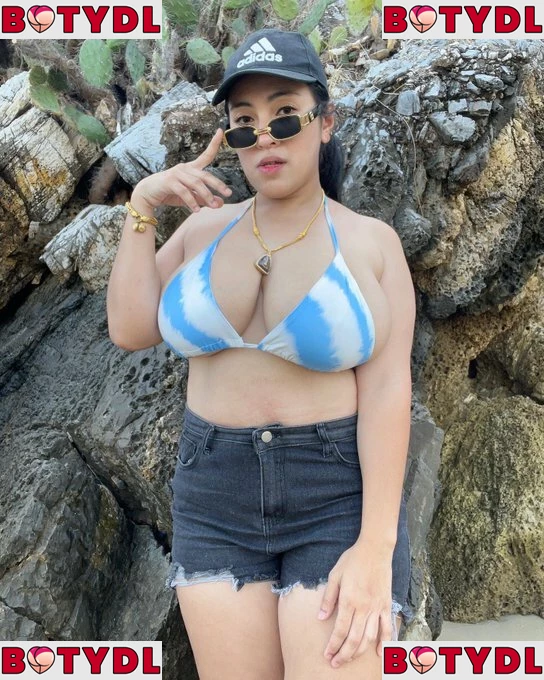 Aungsumalyn Onlyfans Photo Gallery 