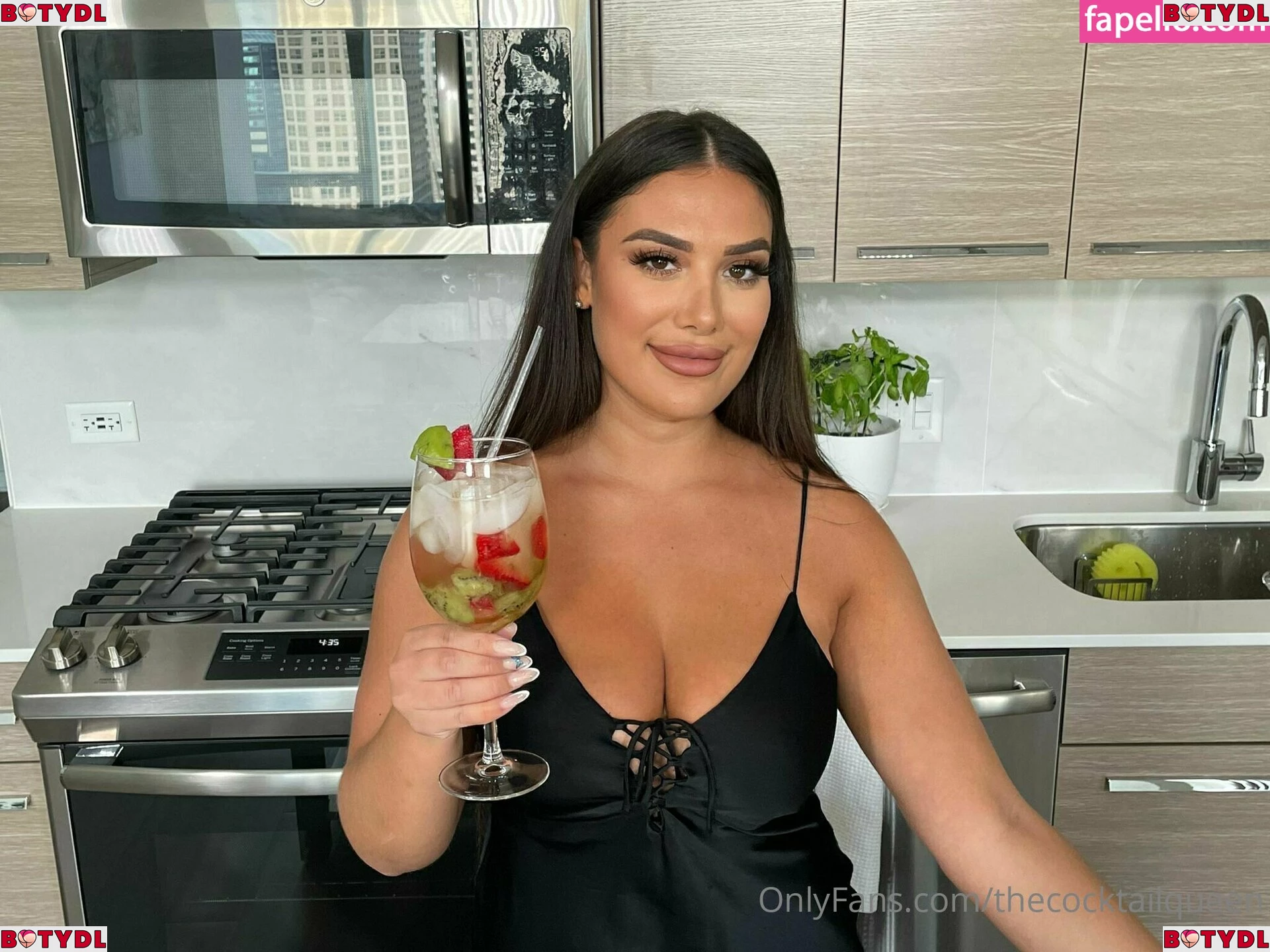 thecocktailqueen Onlyfans Photo Gallery 