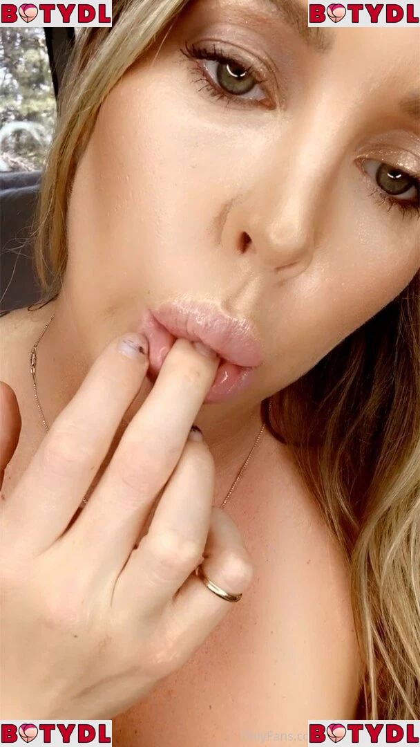 Samantha Saint Onlyfans Photo Gallery 