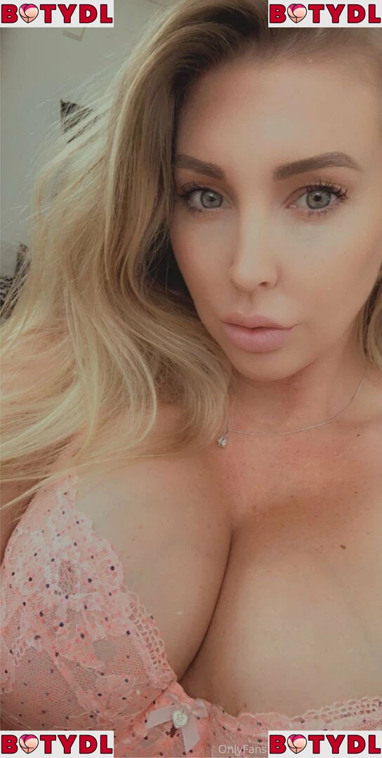 Samantha Saint Onlyfans Photo Gallery 