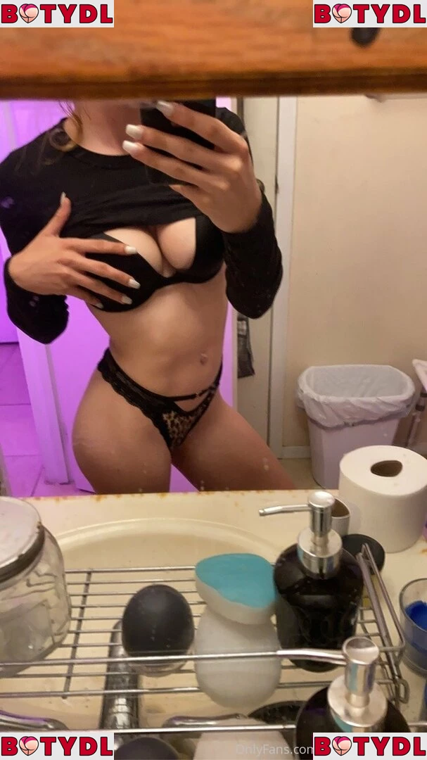 babygirlagoddess Onlyfans Photo Gallery 