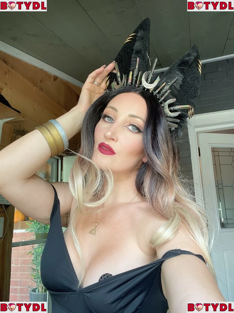 Holly Wolf Onlyfans Photo Gallery 