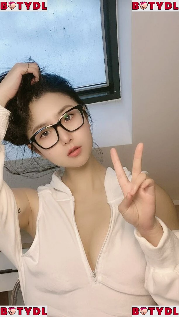 QiaoniuTT Onlyfans Photo Gallery 