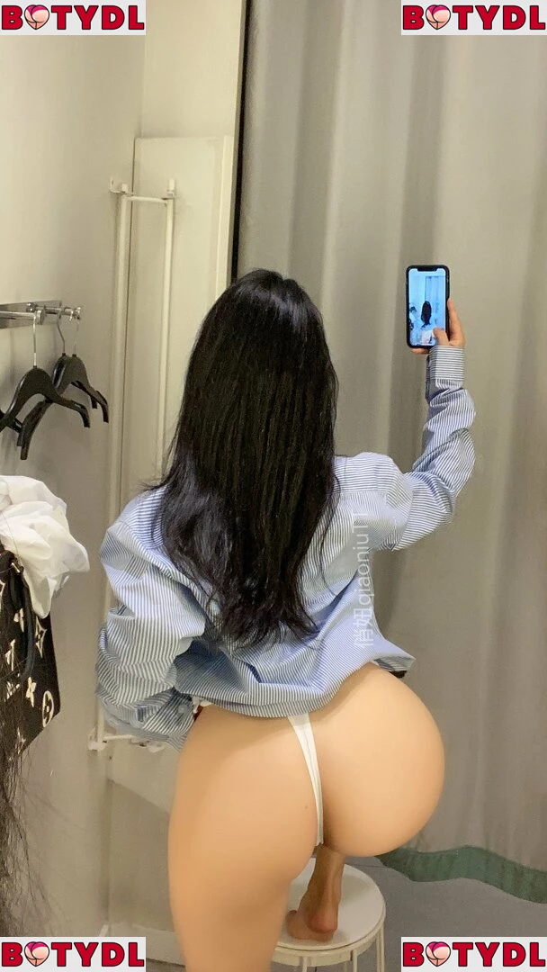 QiaoniuTT Onlyfans Photo Gallery 