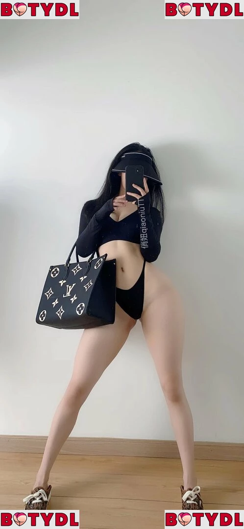 QiaoniuTT Onlyfans Photo Gallery 